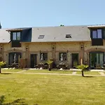 Domaine Des Cerisiers - Acces Direct Piste Cyclable Reliant Honfleur - Parking Prive - Grand Jardin *
