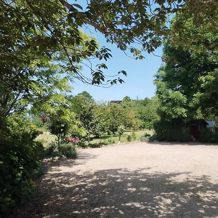 Domaine Des Cerisiers Hébergement de vacances Berville-sur-Mer