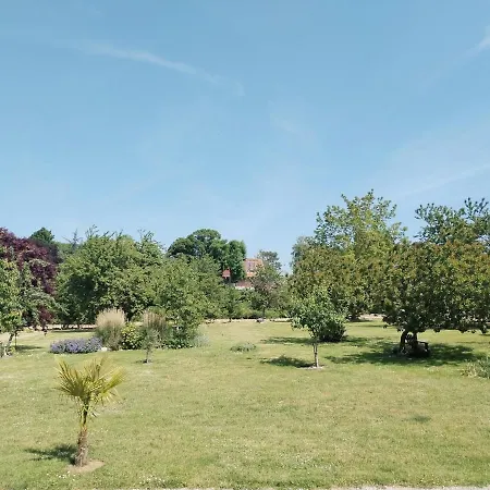 Domaine Des Cerisiers - Acces Direct Piste Cyclable Reliant Honfleur - Parking Prive - Grand Jardin Holiday home Berville-sur-Mer
