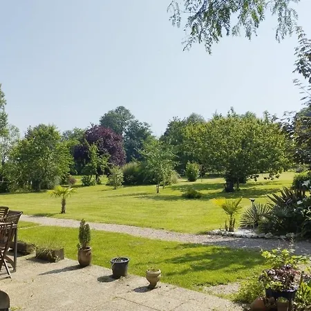 Holiday home Domaine Des Cerisiers - Acces Direct Piste Cyclable Reliant Honfleur - Parking Prive - Grand Jardin