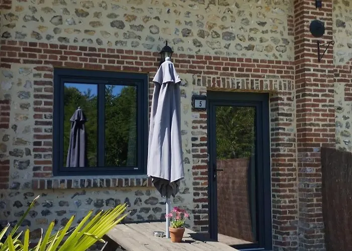 Holiday home Domaine Des Cerisiers - Acces Direct Piste Cyclable Reliant Honfleur - Parking Prive - Grand Jardin